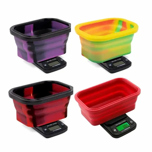 MINI CRIMSON digital mini scale with expandable silicone bowl and LCD screen, included batteries